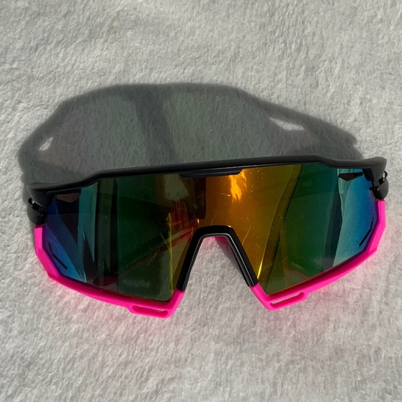 NWOT sunglasses - Picture 4 of 4